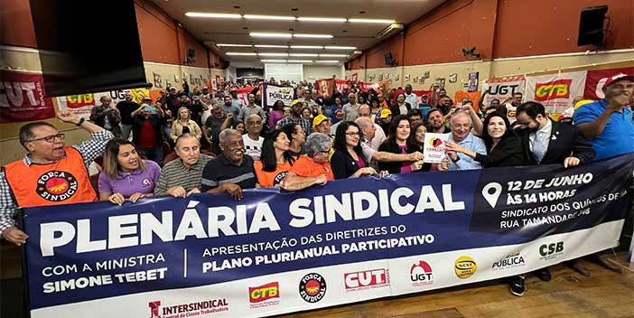 Simone Tebet recebe pauta da classe trabalhadora em plenária realizada em São Paulo